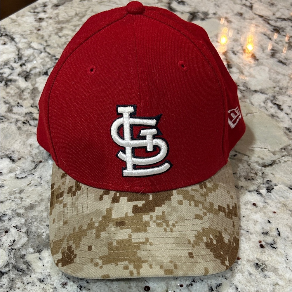 New Era St Louis Cardinals Red Camo Baseball Hat Size M/L